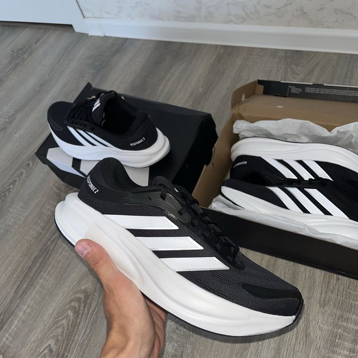 Кроссовки Adidas Response 2