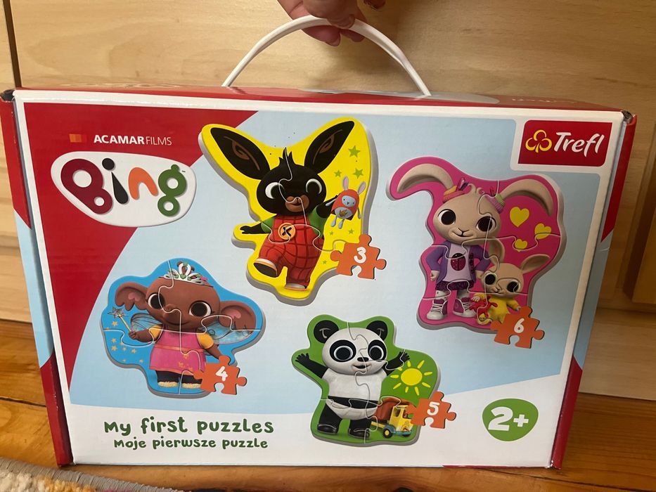 Детски играчки. На всяка снимка има комплект от играчки.