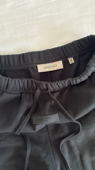 Essentials SS22 шорти (черни)