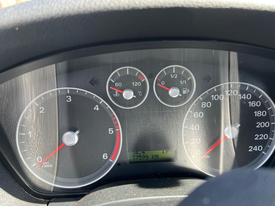 Piese Ford și Dacia Logan