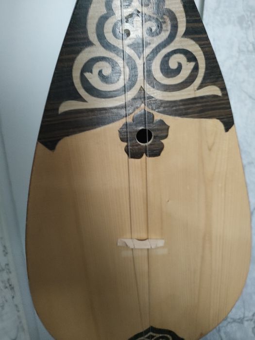 Продам домбру в отличном состоянии