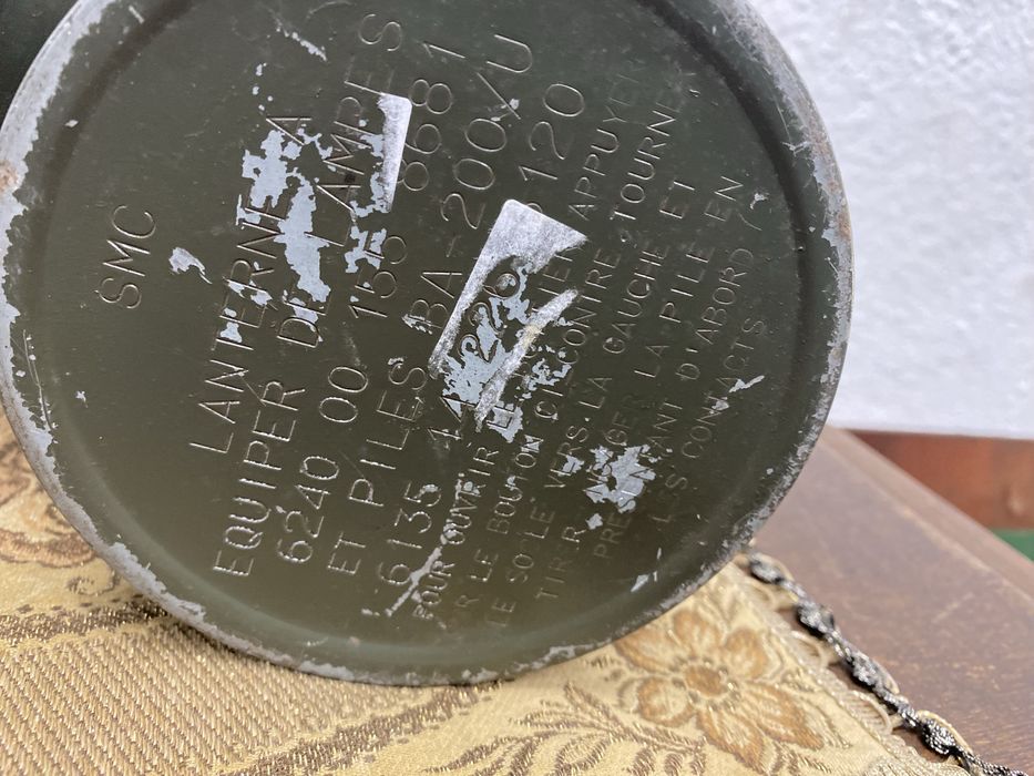 Влакови фенери Френски железопътни фенери произведени за армейски цели