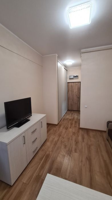 Închiriez garsoniera