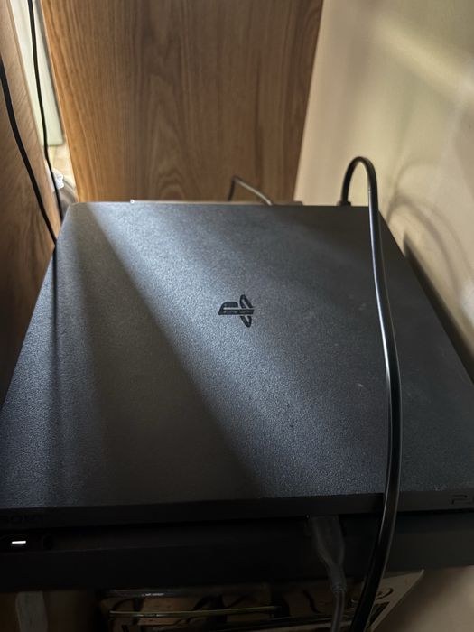 Plastation 4•Slim 1•TB