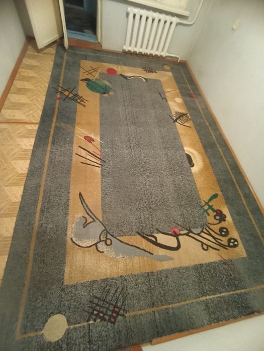 Продам ковры[4шт].