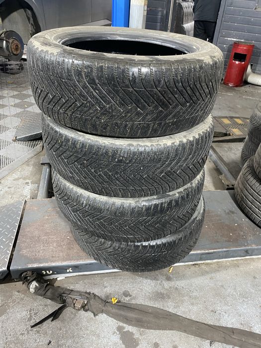 Anvleope all sezon Hankook 215/55/17 dot 2023