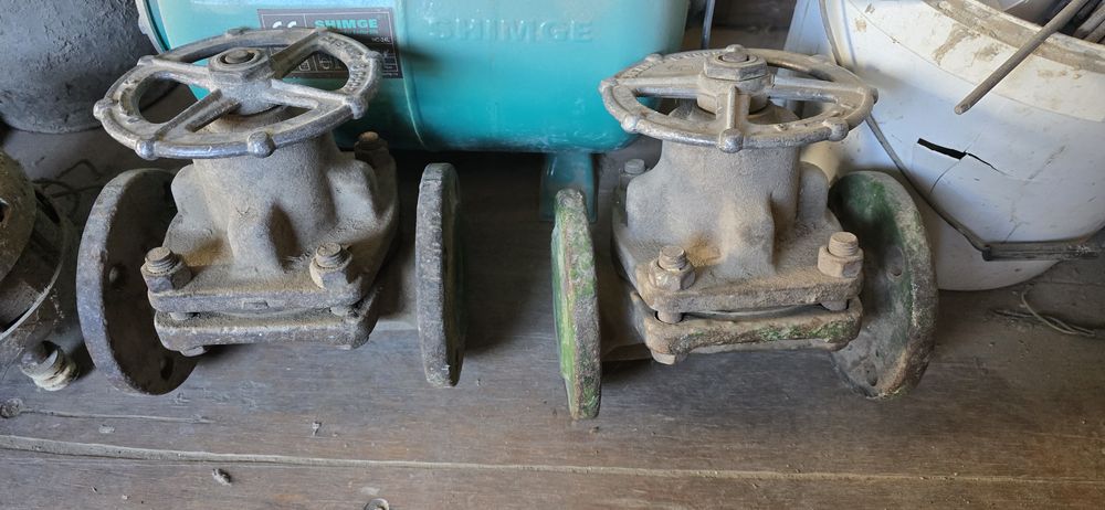 Металически кран