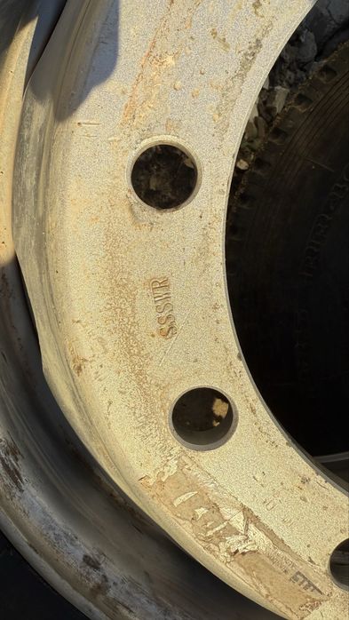 Грузовые шины с дисками 22.5