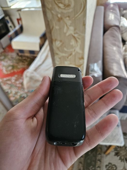 Nokia 2610 с зарядным устройством