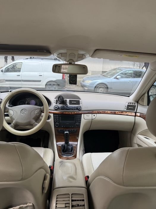 Mercedes Benz E220 W211
