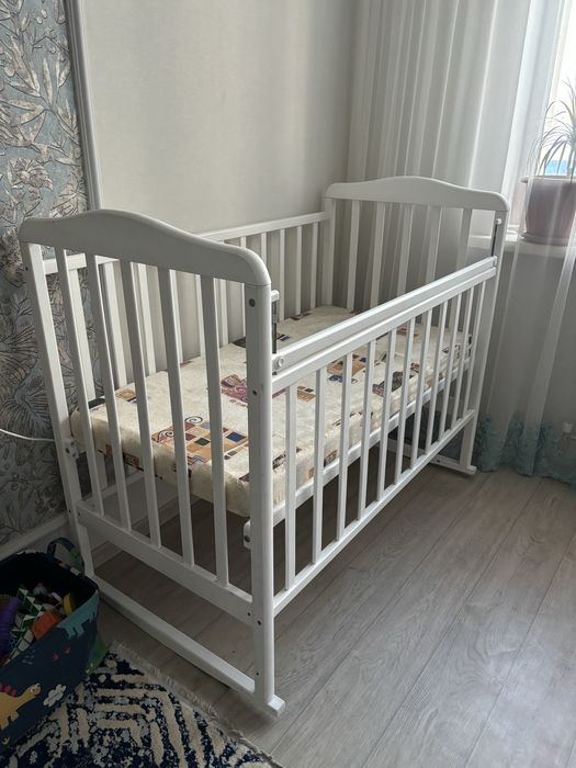 Продам коляска и манеж