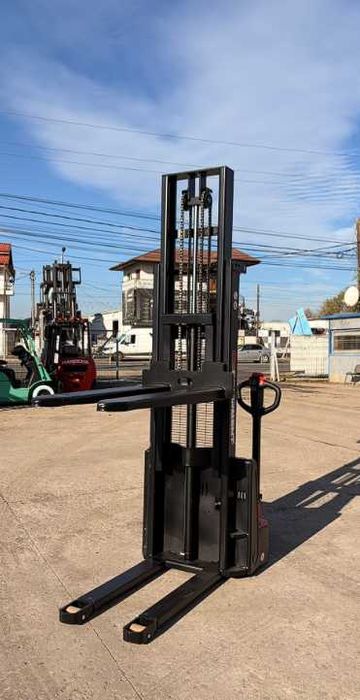 Stivuitor electric transpalet electric cu catarg 1 tone 1.2 tone t