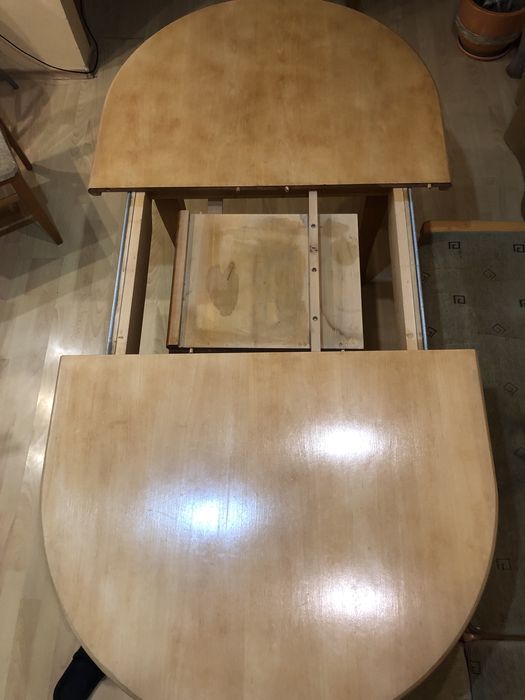 Дървена разтегателна маса