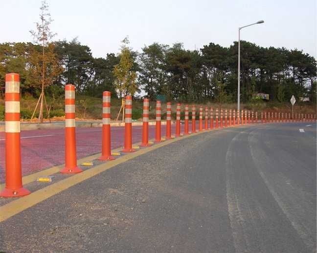 Светлоотразителни колчета паркинг път строителен обект