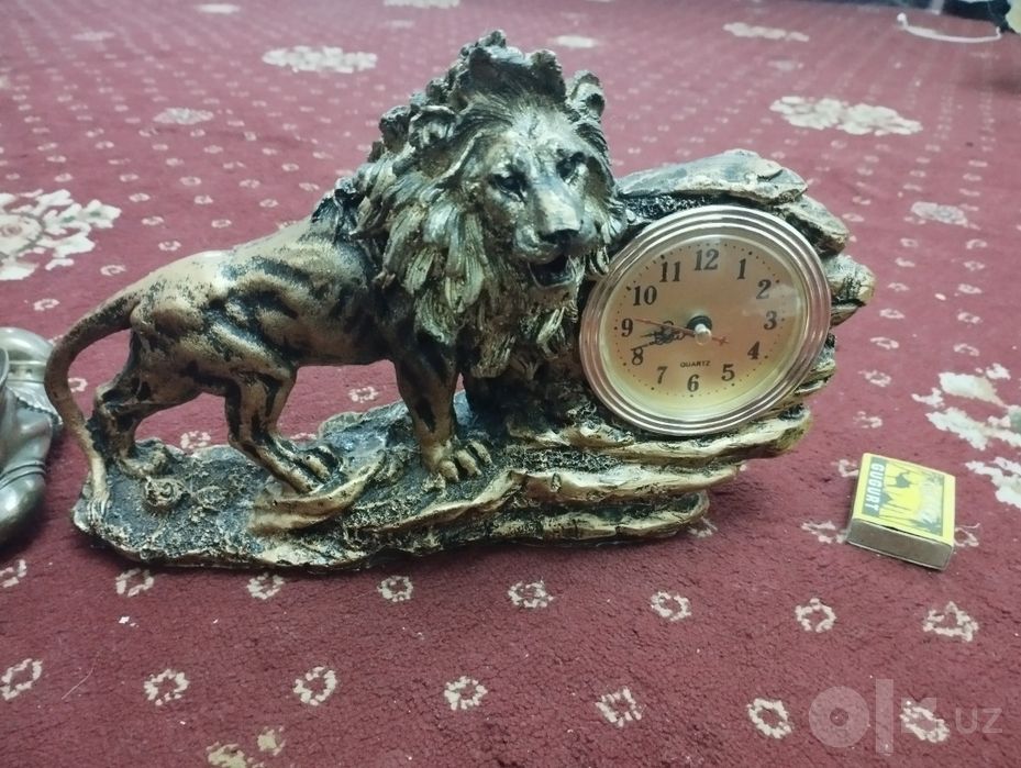 Продаю часы король лев