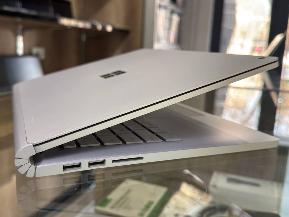 Noutbook Microsoft surface