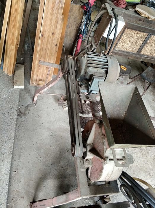 Трифазна чукова фуражомелка