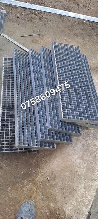 Grilaje-trepte zincate  135x120