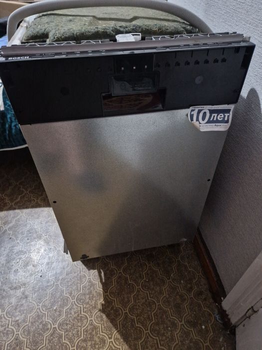 Посудомоечную машину BOSCH