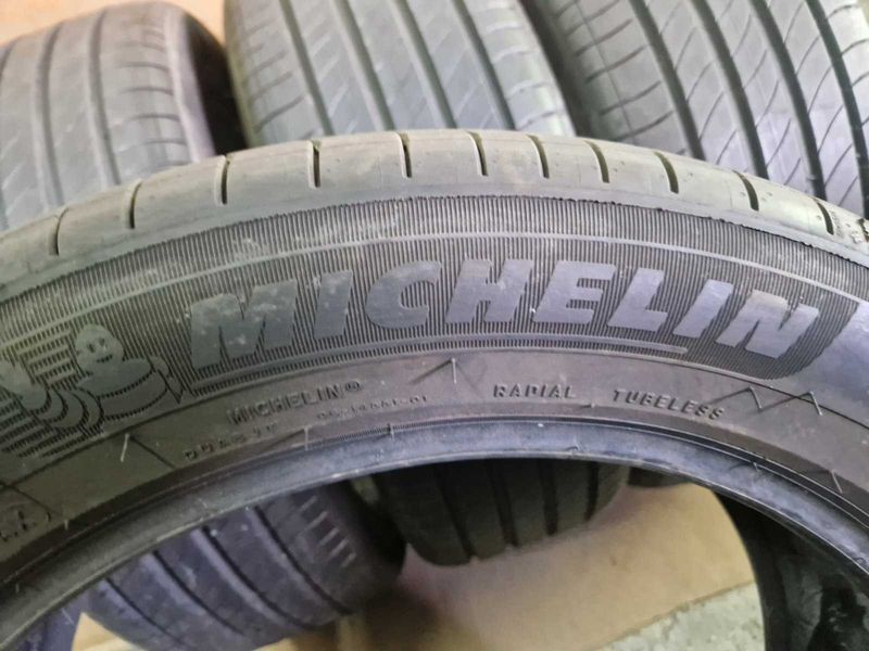 4 Michelin R18 215/55
летни гуми
DOT2321