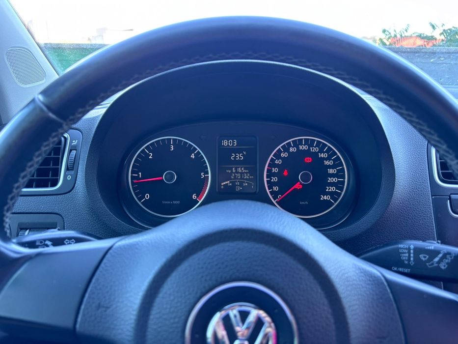 Vând Volkswagen polo 2011
