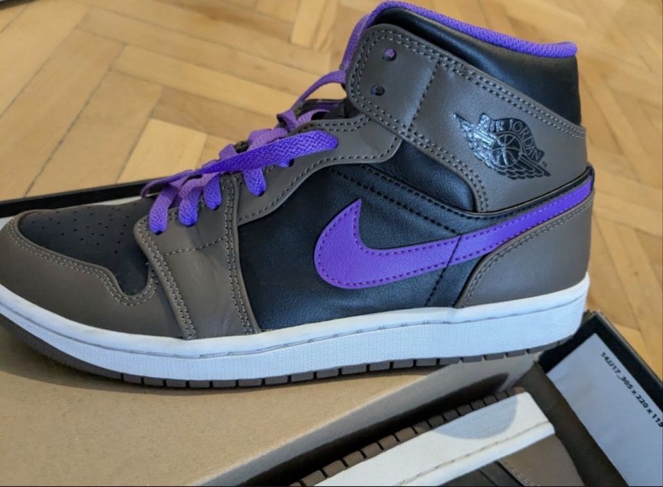 Nike Air Jordan 1 mid