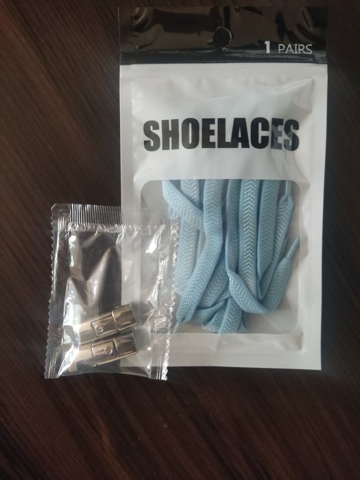 Мързеливи връзки с красива закопчалка за вашите обувки