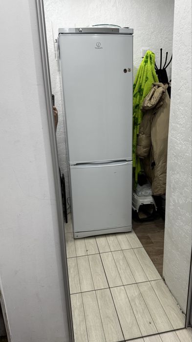 Продам холодильник
