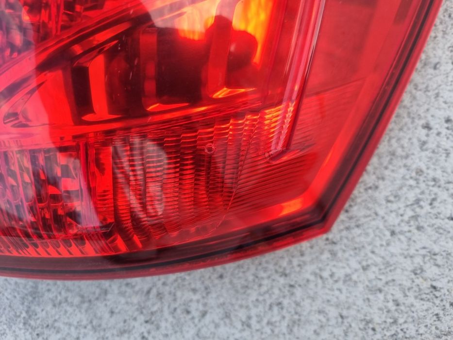 Десен стоп Nissan Qashqai j10 Facelift със забележка