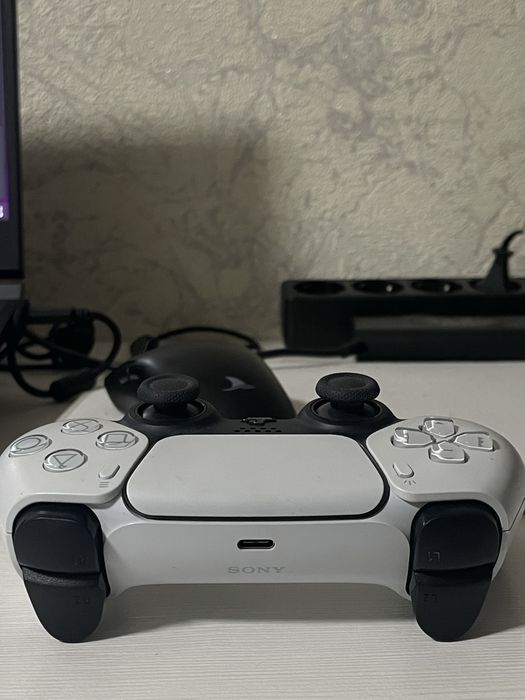 Геймпад Dualsense от PS5