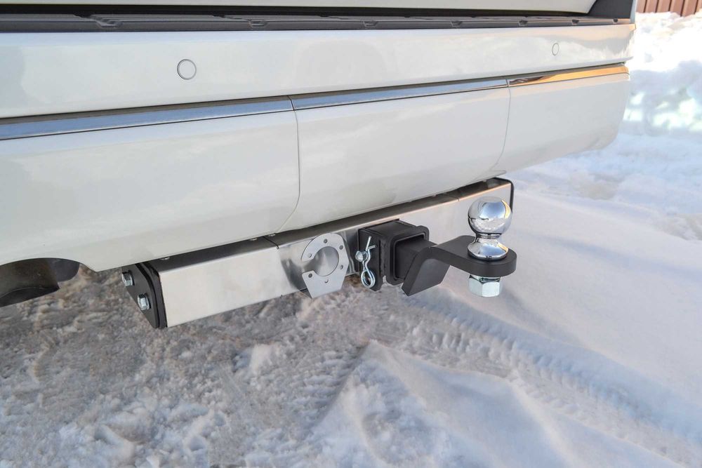 Фаркоп на Toyota Land Cruiser 300