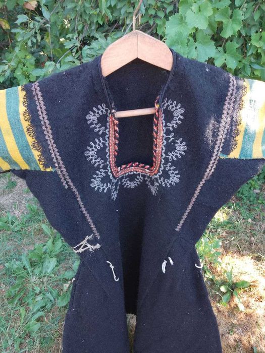 Автентичен сукман от ихтиманска носия