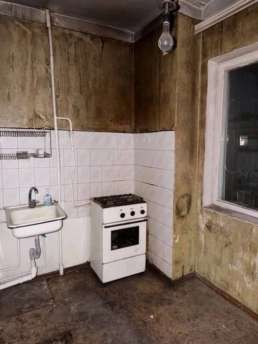 Продаётся Башлык 1в2/5/5 без ремонта без мебелья локации топ !!!