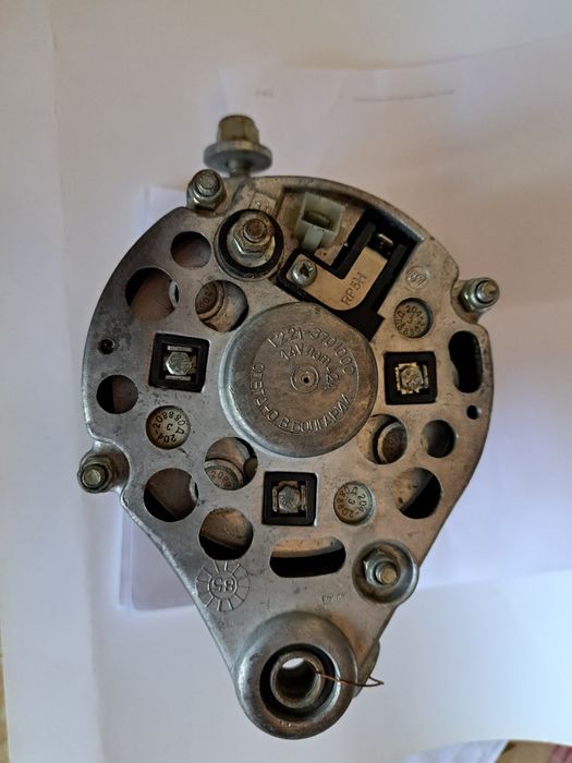 Продавам чисто нов алтернатор.