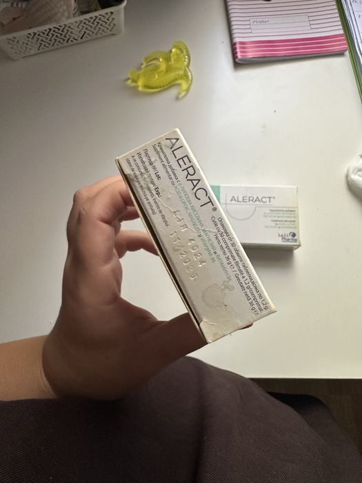 Doua cutii de aleract