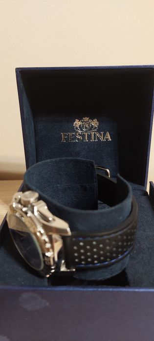 Продавам мъжки часовник