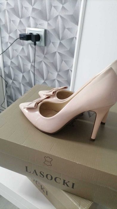 Pantofi lac marimea 38