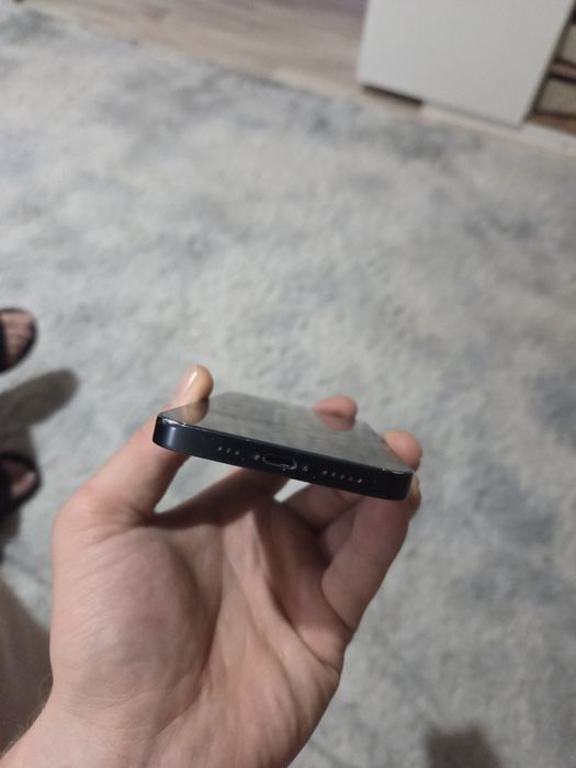 Продам iPhone 13 128Gb  Темно синий