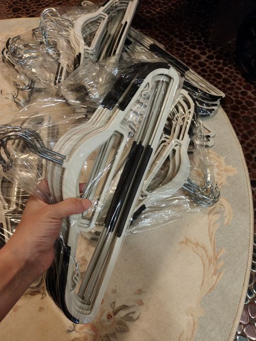 Вешалки  (новые)