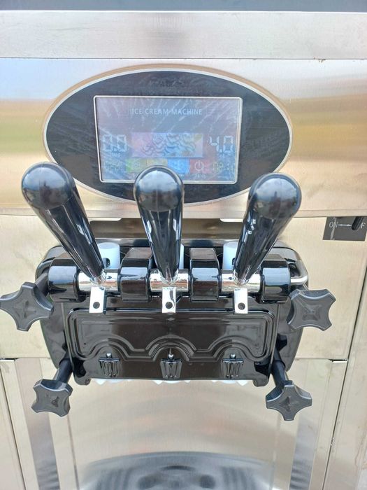 Masina de inghetata italiana Soft 2+1 Arome 220v 2450W NOUA