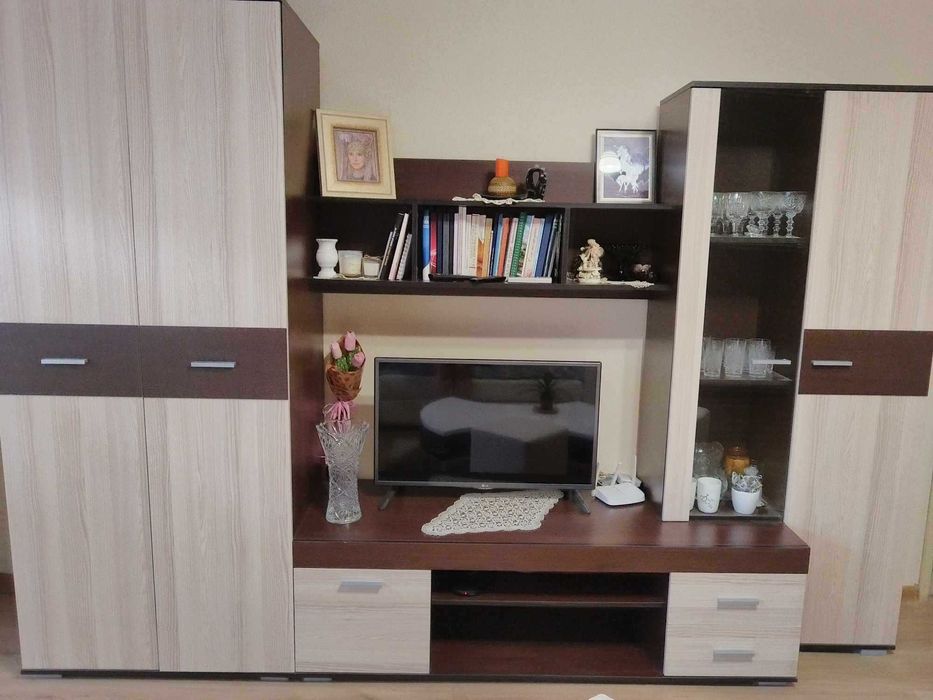 мебели за хол-ъглов диван, маса и секция