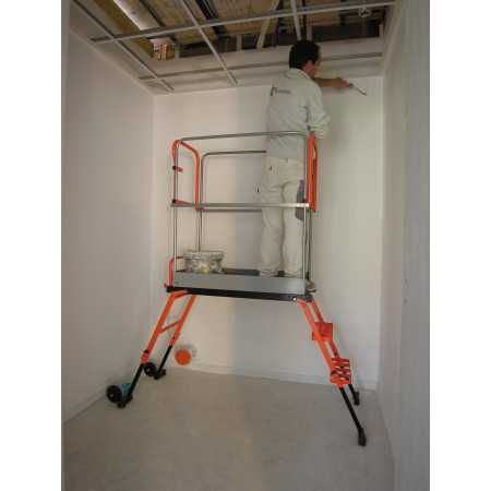 Лека подвижна индивидуална платформа с предпазни парапети