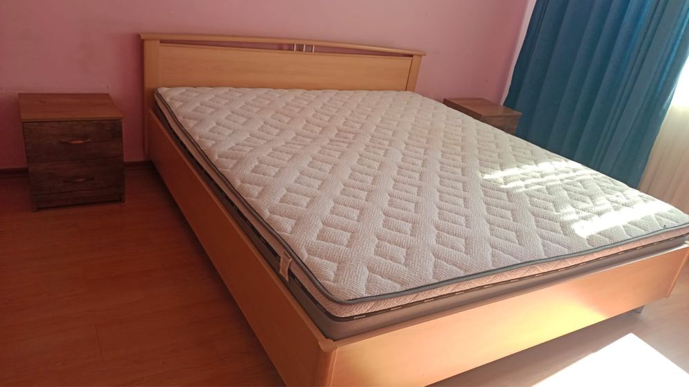 Двухспальная кровать