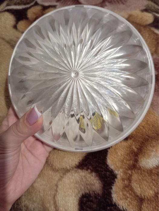 Продам плафон освещения