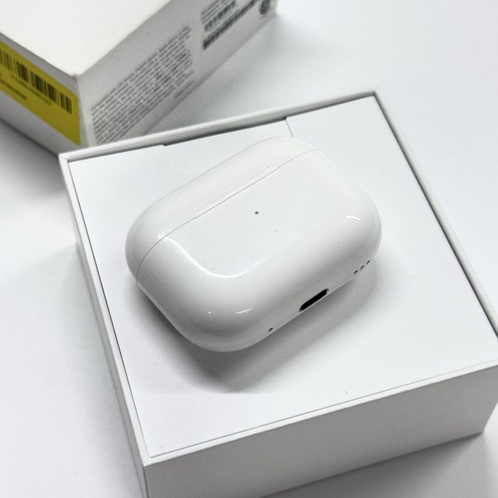 Продам оригинальный кейс AirPods Pro 2 (Type-C)