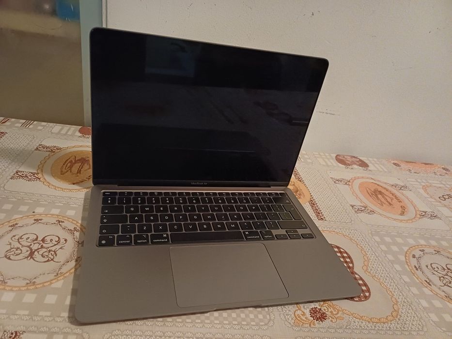 MacBook Air 13” M1 ca nou+ adaptor cadou