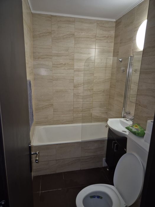 Inchiriez garsoniera metrou