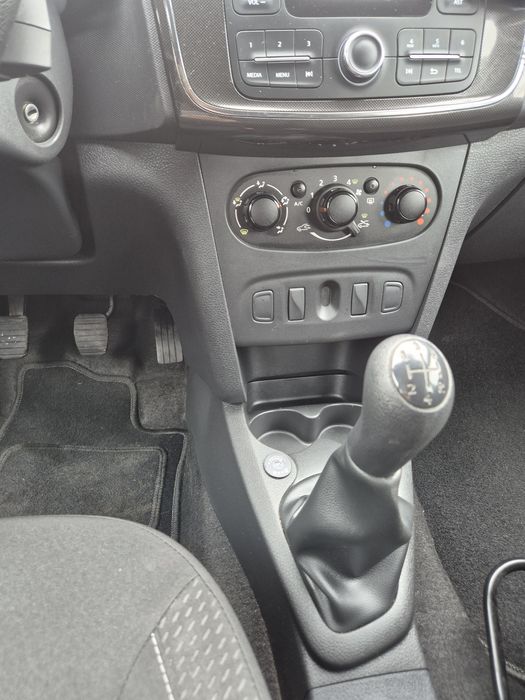 Logan 0.9GPL 64000km