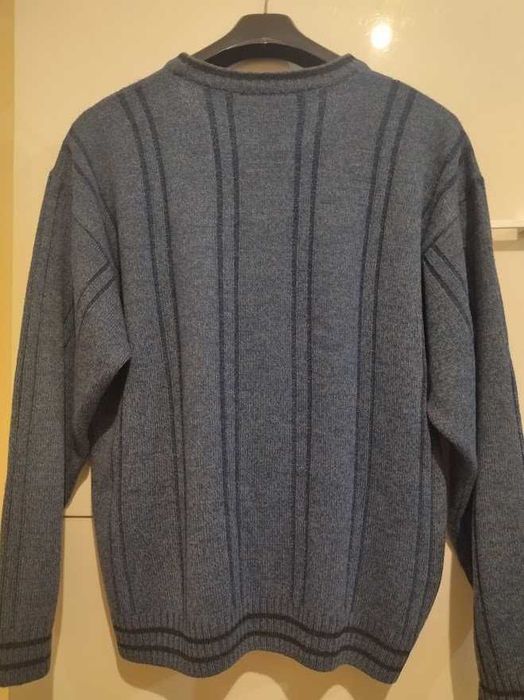 Мъжки вълнен пуловер, размер М
