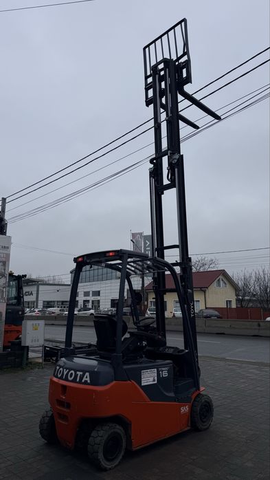 Toyota electrostivuitor 1,6 tone 2016